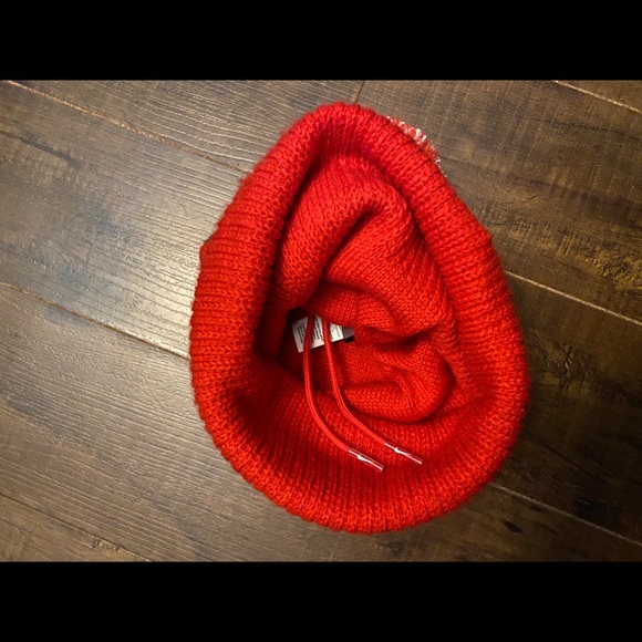 Nike team Canada hat - Picture 3 of 3